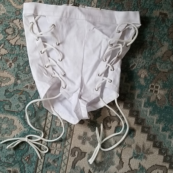 Hot Pants - Picture 1 of 6